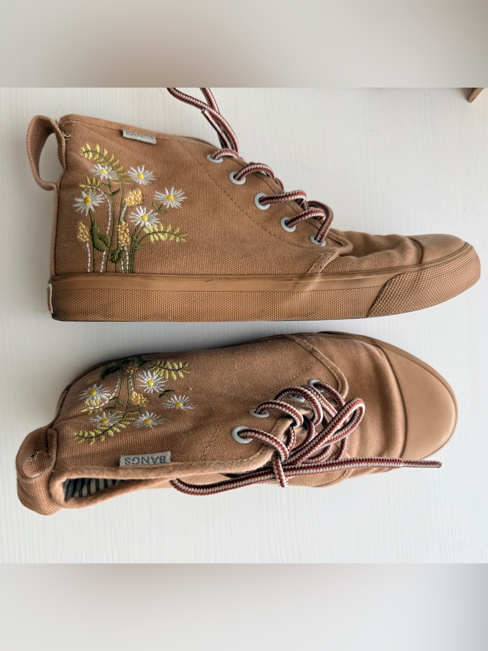 Bangs Women's Brown Canvas High-Top Sneakers with Floral Embroidery - Picture 2 of 6